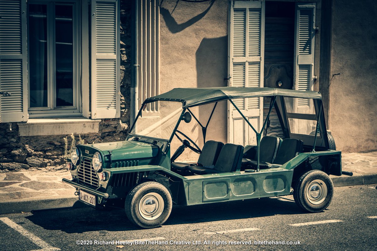 Another #MiniMoke in the South of France, this time on the streets of #LaGardeFreinet. The question is, did someone really drive it all the way from Belgium as the plates suggest? That’s a long way in a #Moke! #nikonphotography #carphotography #cars #mini
