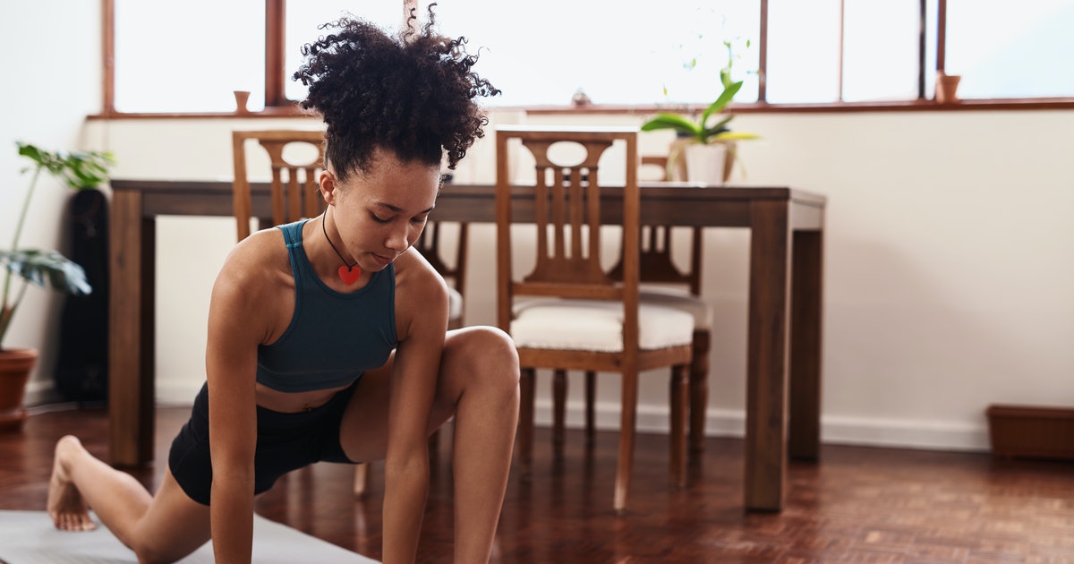 7 Quiet Workouts You Can Do If Your Neighbors Are Asleep Or Working From Home!

When you're exercising at home and you've got downstairs neighbors or roommates, you're going to need a repertoire of quiet workouts.

bit.ly/3kkqjiR