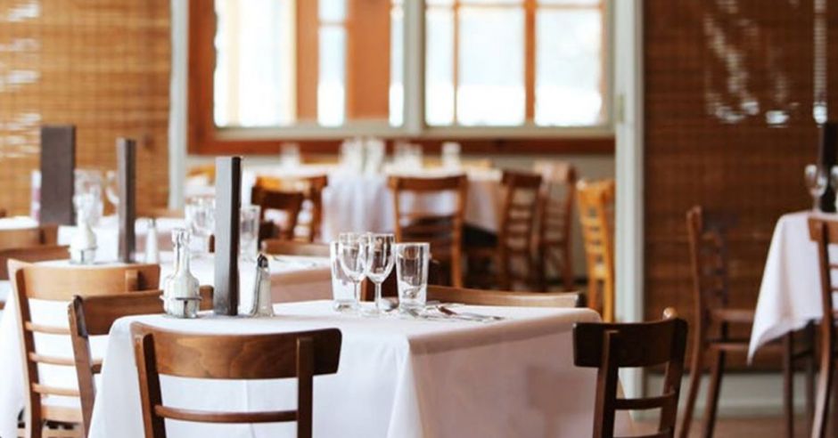 Bares podrían ser reconvertidos en restaurantes, sodas o cafeterías
larepublica.net/noticia/bares-…