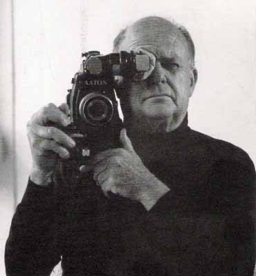  #LesCinéastesDuHangarRangée 9197 - JEAN ROUCH31 mai 1917 - 18 février 2004(France)- Les Maîtres Fous (55)- Moi, un Noir (58)- Chronique d’un Été (61)- La Pyramide Humaine (61)- La Chasse au Lion à l’Arc (65)- Jaguar (67)- Petit à Petit (70)- Dionysos (83)