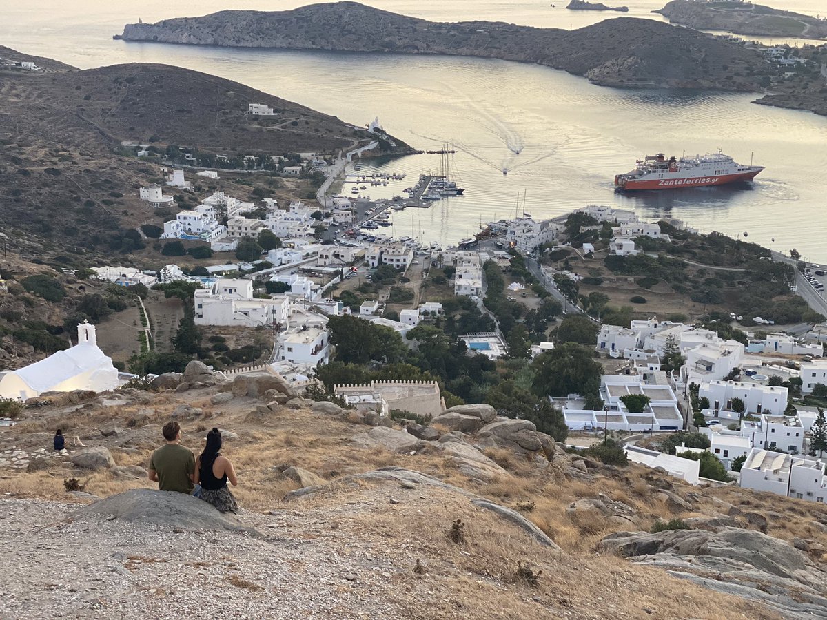 A few snaps from #sunset watching in top of the hill in Chora, Ios island. 🧡🇬🇷

#Iosisland #cyclades #Greece #travel #solotravel #TravelTuesday #travelgoals #VisitGreece