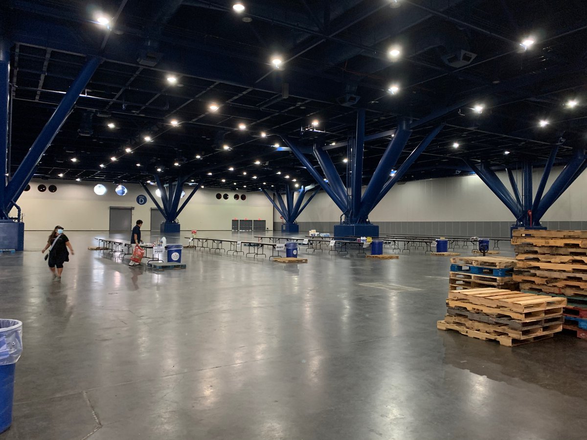 City of Houston partners with local businesses to collect supplies for #HurricaneLaura victims Volunteers have started accepting donations today at the @GRBCC. For more info, visit houstontx.gov/mayor/press/20…