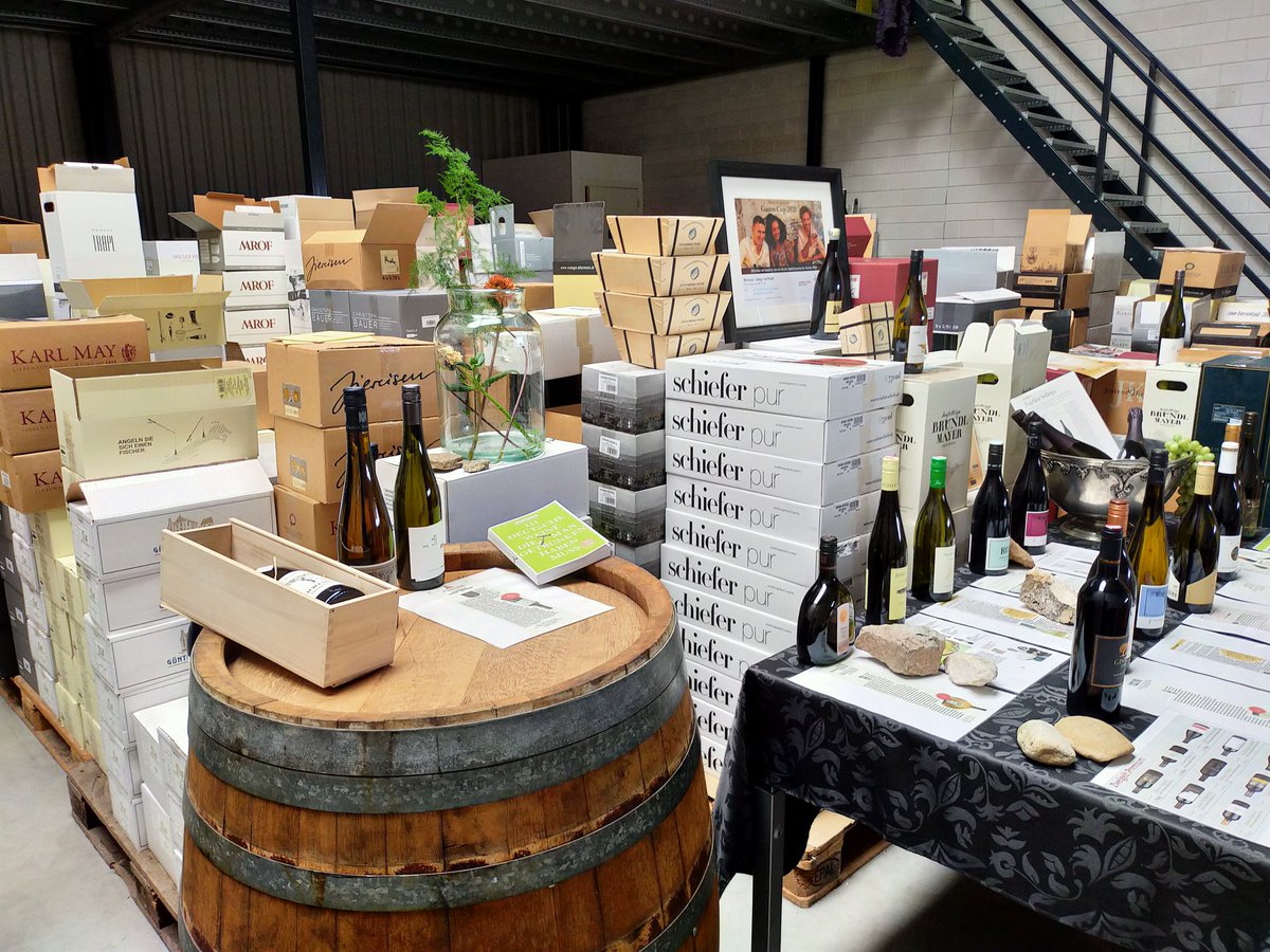 Ik zet de glazen vast klaar <a href="/chrisriteco/">Chris Riteco</a> 😊 Prachtige wijnen geproefd bij @Rieslingjager van Winterberg Wijnen #Heemskerk.