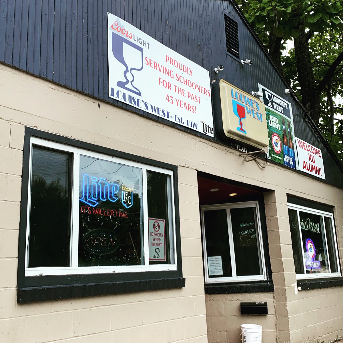 It’s your lucky day! We have extended our hours! Come enjoy an ice cold beer 🍺 

Monday: 1-9pm 
Tuesday: 1-9pm
Wednesday: 1-9pm
Thursday: 1-9pm 
Friday: 1-10pm 
Saturday: 12-10pm 
Sunday: 12-9pm