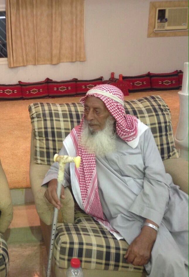 اسأل الله العظيم رب العرش العظيم 
أن يشفي شيخنا ووالدنا وعمنا وقدوتنا 
الشيخ محارب بن خالد بن مروان 
اللهم أذهب البأس رب الناس 
اشف وانت الشافي لا شفاء الا شفاؤك 
شفاءً لا يغادر سقماء .
ادعوا له بالشفاء العاجل .
 جزاكم الله خيرا .