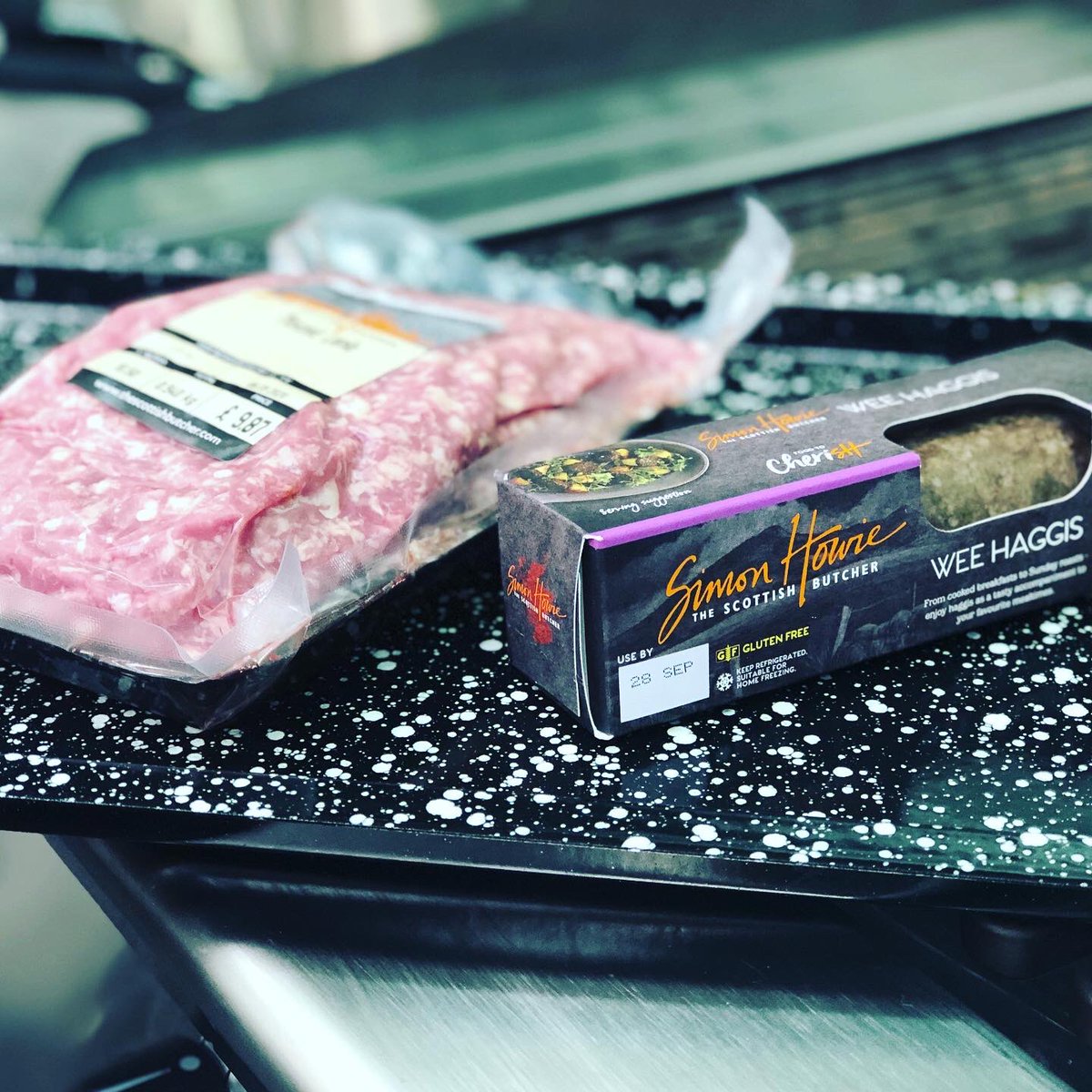 FalconDevChef's tweet photo. #LoveLambWeek @FalconFoodserv using our extremely versatile Flexipan  for the Scotch Lamb and Haggis Burgers, Kale Slaw, Skinny Fries, Tomato Red Onion Relish, Mint Yoghurt #DominatorPlus #F900 #keepitcooking #cateringequipment #heretohelp #BiggerBetterBurger https://t.co/SpFsjCV8wg