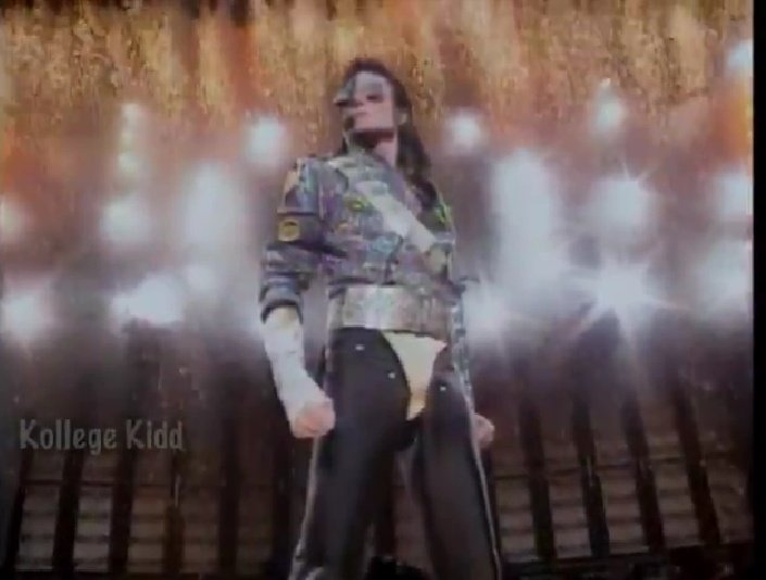 amanda_raziya's tweet photo. @ZandreaJenaee Micheal Jackson stood still and people fainted... He turned his head and some people died💀🙆🏽‍♀️🤷🏽‍♀️... Price wudnt dare😂🤣 https://t.co/URz6doZ3e8