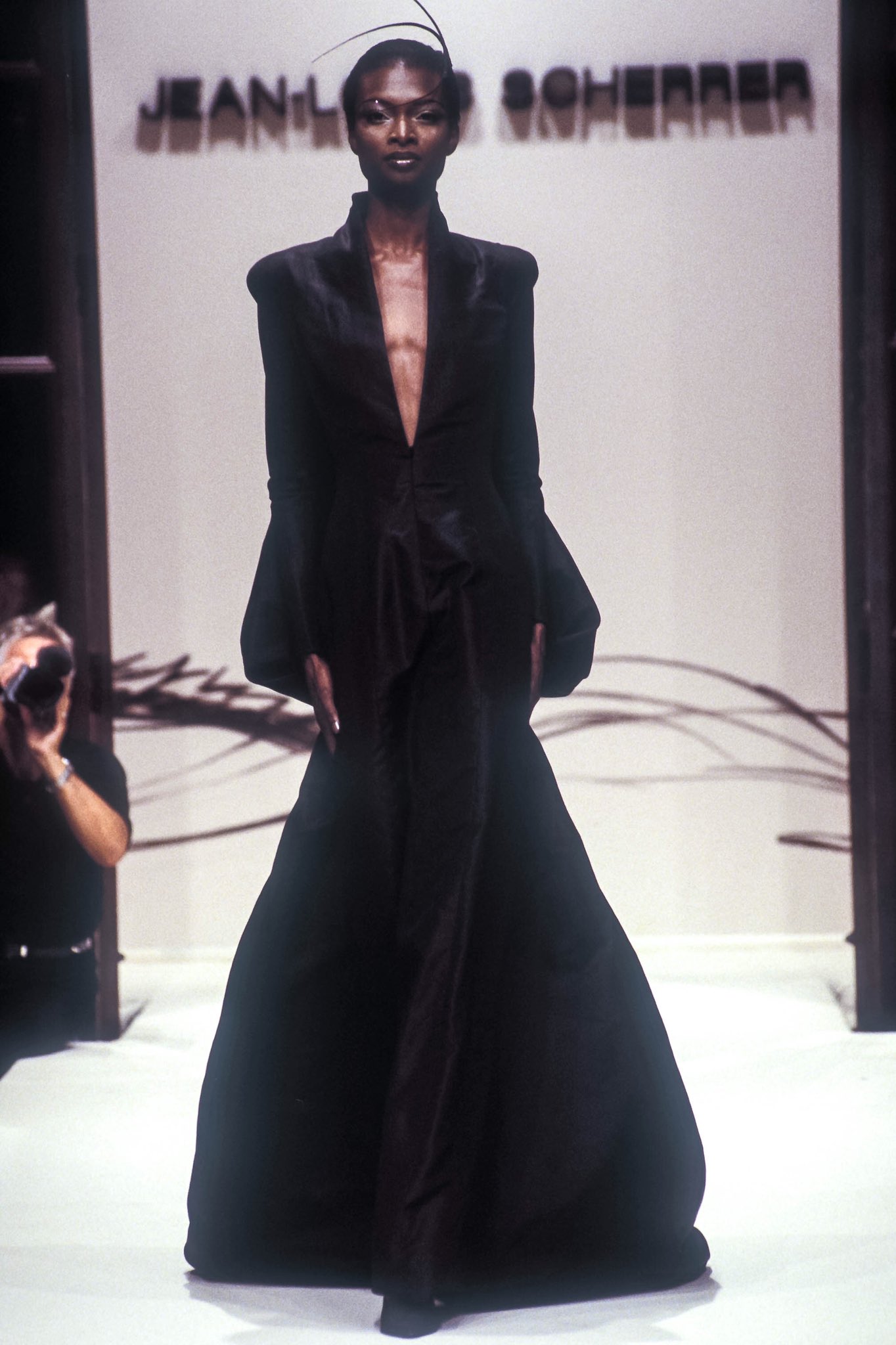 ً on X: Jean Louis Scherrer by Stéphane Rolland F/W 1998 Haute Couture The  Debra Shaw looking stunning edition  / X