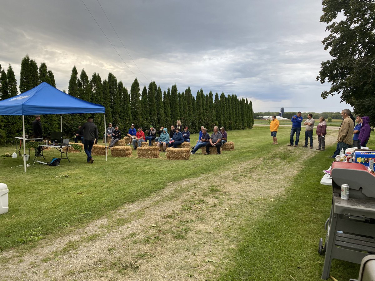 PeninsulaFarmer's tweet image. We had a great turnout for our third Conservation Conversation tonight to talk about interseeding. Thanks to Brey Cycle Farms for hosting and to Short Lane Ag Supply for the presentation. #conservation #farming #interseeding