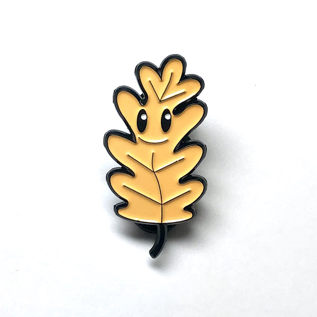 osscreations's tweet photo. My fall/Halloween pins have just been added into my shop! Click the link in my bio to check them out! 🎃
Also, if you sign up for my newsletter you’ll receive a 10% off coupon that you can use towards them! 🍂
#leaf #pin #fallpin #autumnpin #ohsosimplecreations https://t.co/4ej4KCTGKR