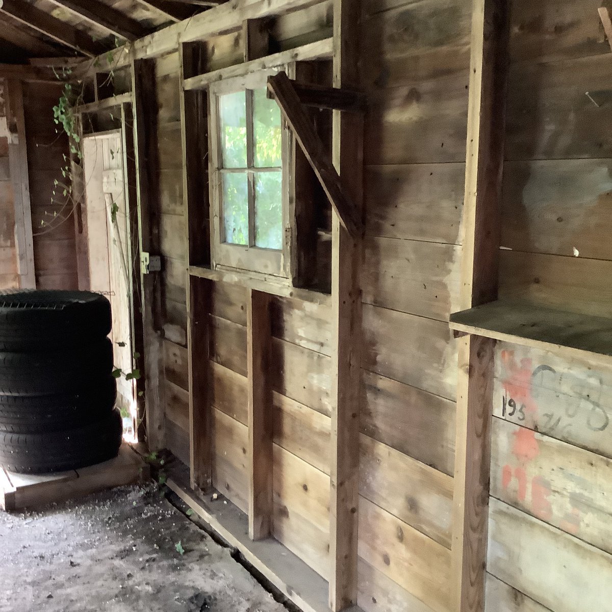 BStar35's tweet photo. I want too make our garage into a studio shop. So I need money too replace roof beams and reshingle. Then replace the garage door and fittings and  replace two windows. Then drywall and get Mr Hines too wire the whole thing.  What a mess. I’m not sure who turn too. #Canadagov https://t.co/bU62AIc4wS