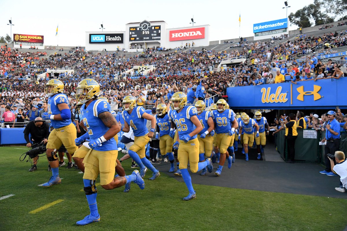 vegaioane17's tweet photo. After a great talk with @CoachJFrye I am grateful to have received another blessing!! 💛💙 #GoBruins @BrandonHuffman @ScottEklund https://t.co/CyAWMV59Iz