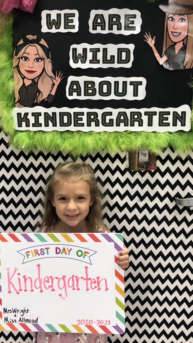 Kindercuties123's tweet photo. First Day of Kindergarten! https://t.co/CzdAH423OS