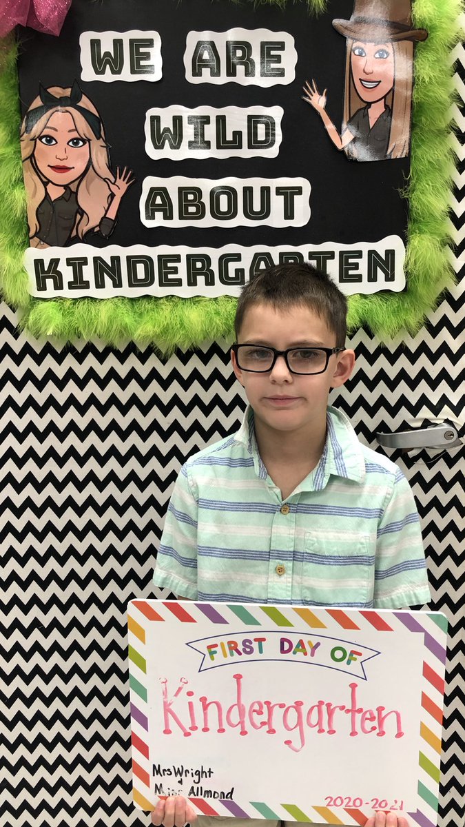 Kindercuties123's tweet photo. First Day of Kindergarten! https://t.co/usDP9Z4DxA
