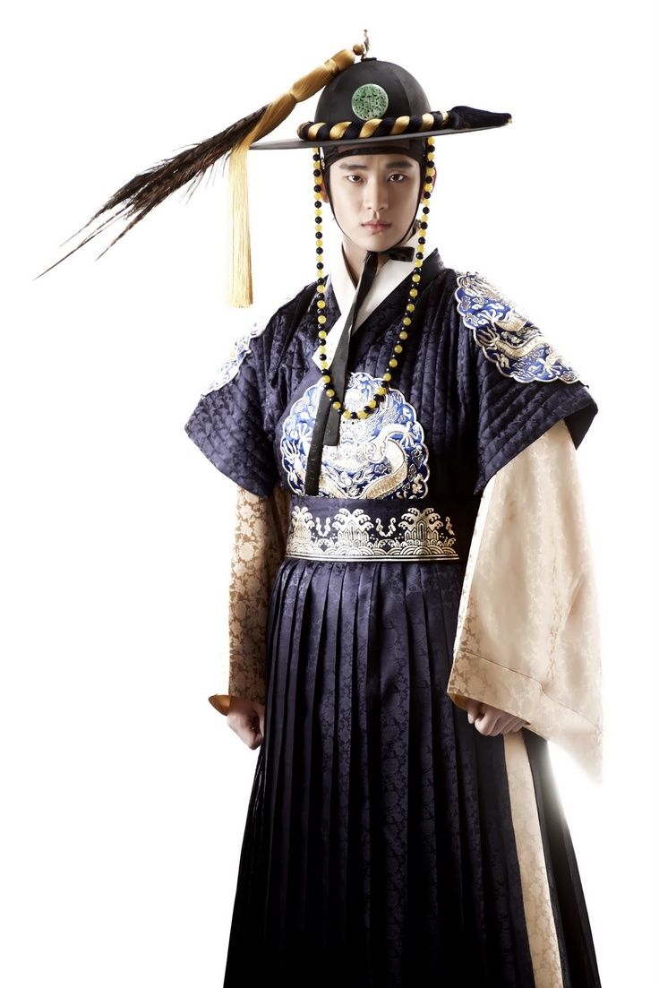 Koreans have been using feathers in the headdresses in the ancient times as seen in the pictures.CTTO: Pictures NOT MINE