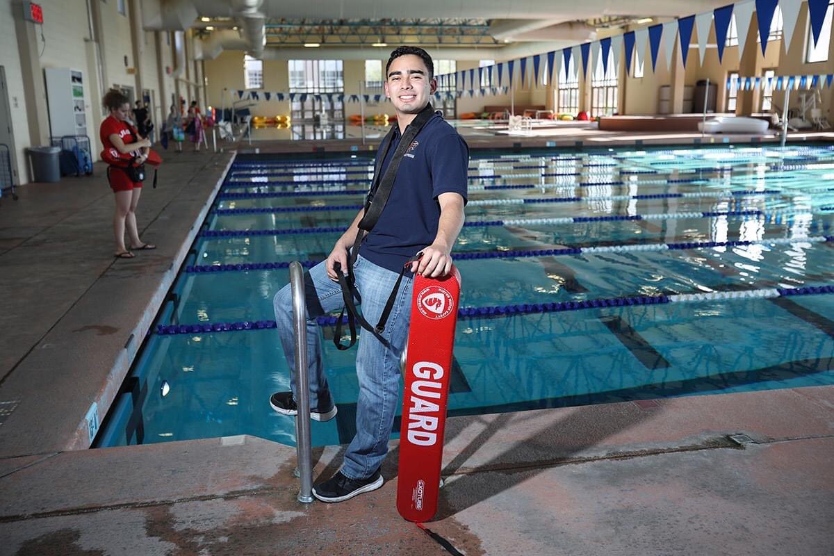UTEPMechanical's tweet image. Jose Reza Holguin is #MajoringMechanical 🤙
"Jose Felipe Reza Holguin, a senior mechanical engineering major, quickly jumped at the chance to work on campus when he first enrolled at @UTEP . He credits his student employment opportunities with introducing him to people and