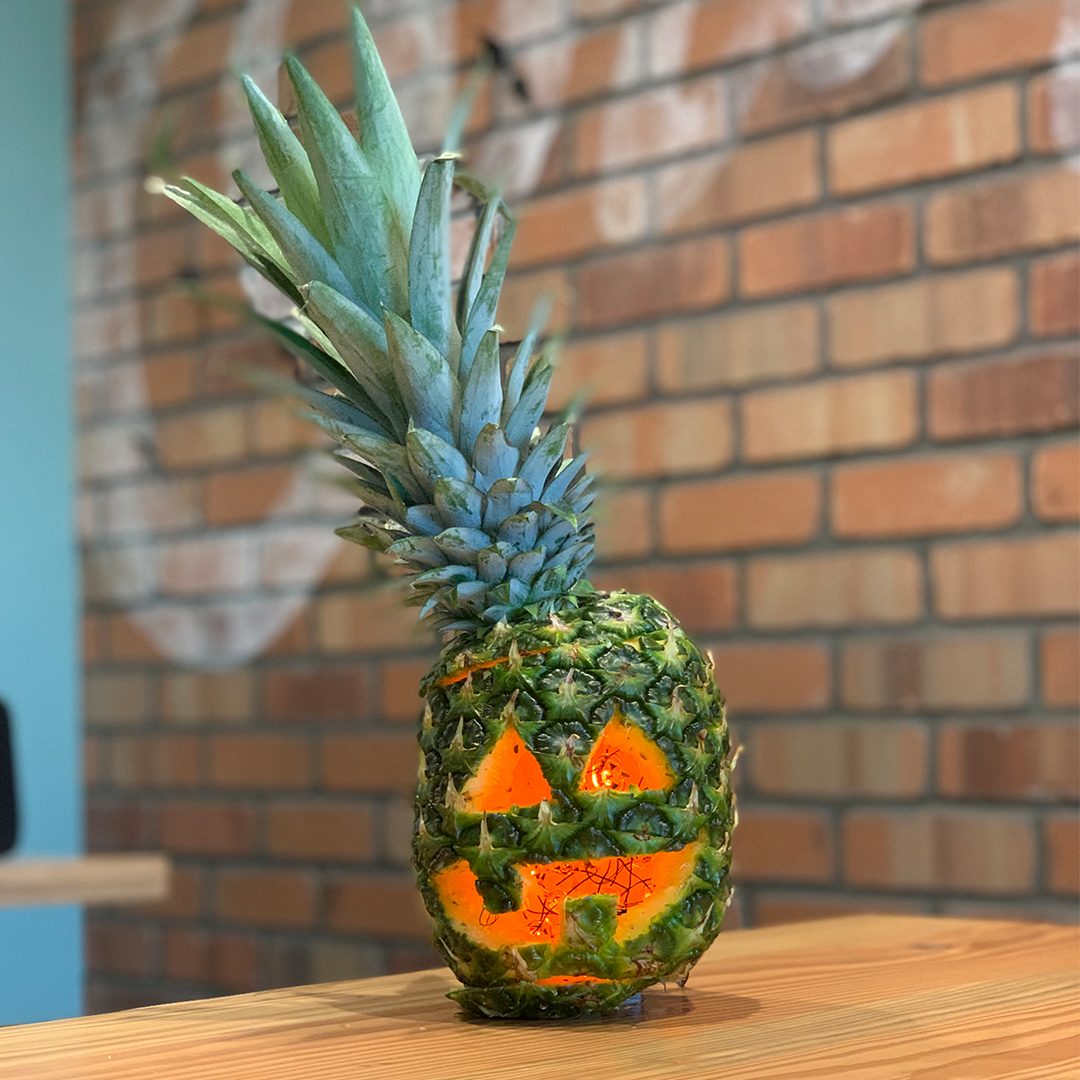 MODPizza's tweet photo. Halloween starts Sept. 1 now those are the rules https://t.co/CluHSZs65e