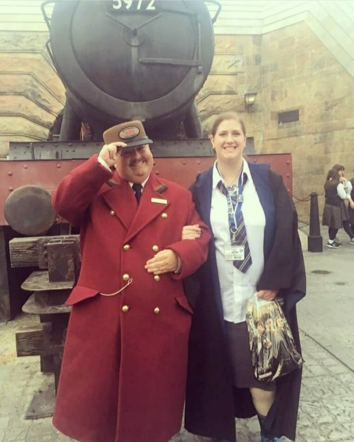 Nbitt06Nicole's tweet photo. Happy back to Hogwarts day! This is from my first year💖
#BackToHogwarts #Hogwarts #hogwartsismyhome #HarryPotter #harrypotterfan #Ravenclaw #Ravenclawlife #Hogwartsalumni #WizardingWorld #universalorlando #harrypotterislife #hogwartsishome https://t.co/JCiIcmdphS