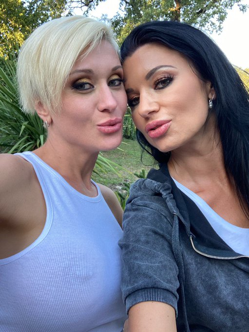 🔥 Getting hot in France 🇫🇷 @AniaKinski &amp; @TanyaVirago 💋 Meanwhile at the #backstage for @canalplus shooting<a class="tags" href="/tag/aniakinski">@aniakinski</a><a class="tags" href="/tag/tanyavirago">@tanyavirago</a><a href="/tag/backstage"class="tags"><span>#backstage</span></a>