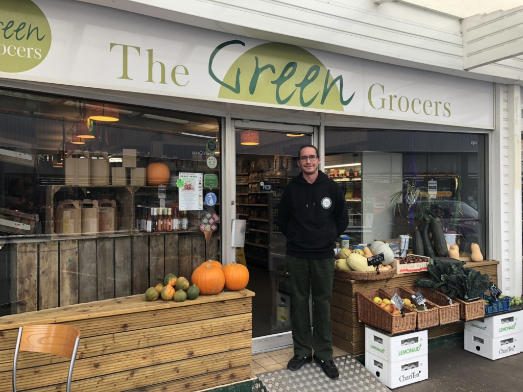 One of our favourites is the  @TheGreenGrocers just off of Earlham Road in Norwich - with Loose Fruit and Veg, lots of  #PlasticFree  #Refills, loose grains and dry bulk foods, plus lots of other ethical and sustainable products and low packaging solutions.  @EcoverUK,  @FaithInNature