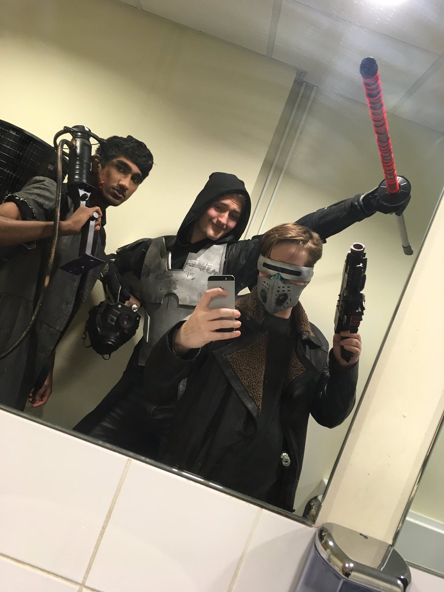 FinlayTofield's tweet image. Available and looking for work! Art/Props Department, Floor Runner, Production Runner, any entry level position that will provide a small source of income! #Filmmaking #Job

Please DM me for my CV &amp;amp; short showreel or for my email! 
Thank you! 😁