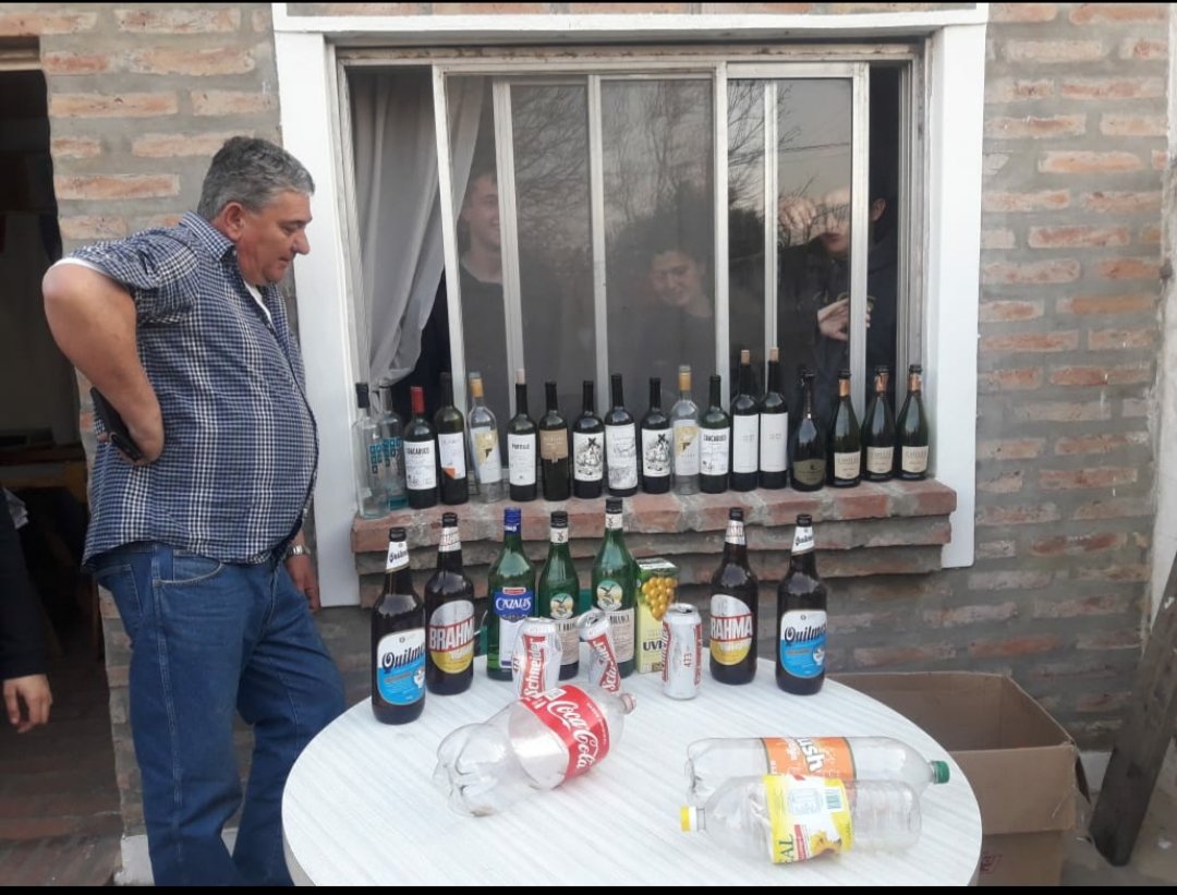 Amigo: Que pinta hoy? 
Yo: noche tranqui 
Al día siguiente