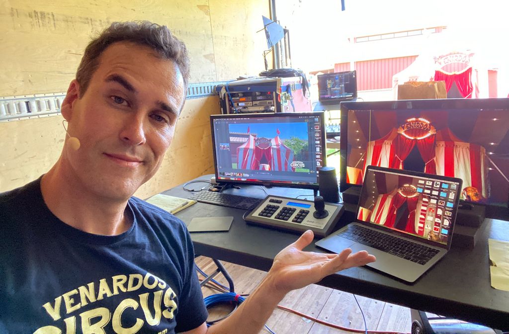 🤓 This tech is so fresh, so beefy, so amped, it has not just one, but two Xbox controllers to work the 4K / 1080P Streaming cameras and splitters. Oh... yeah, and we have new performers too! 😂
Get Your Tickets -> buff.ly/2Gm9bZh