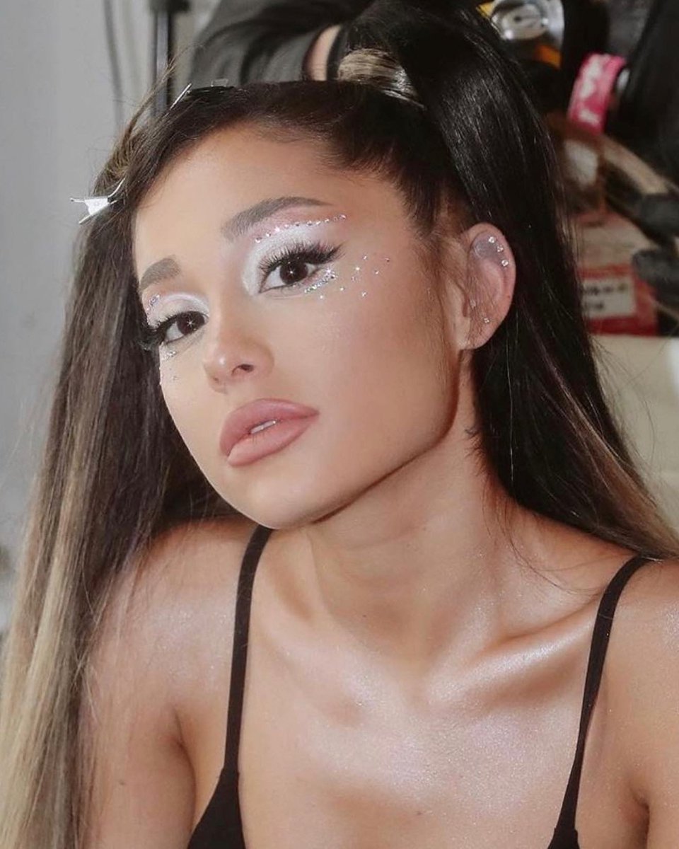 Haus Laboratories Ari S Aura Is Beaming Makeup Artist Manthony7 Gave Us This Vmas Rain On Me Realness Glam On Arianagrande Using Eye Dentify Gel Pencil Eyeliner In Aura Matte White