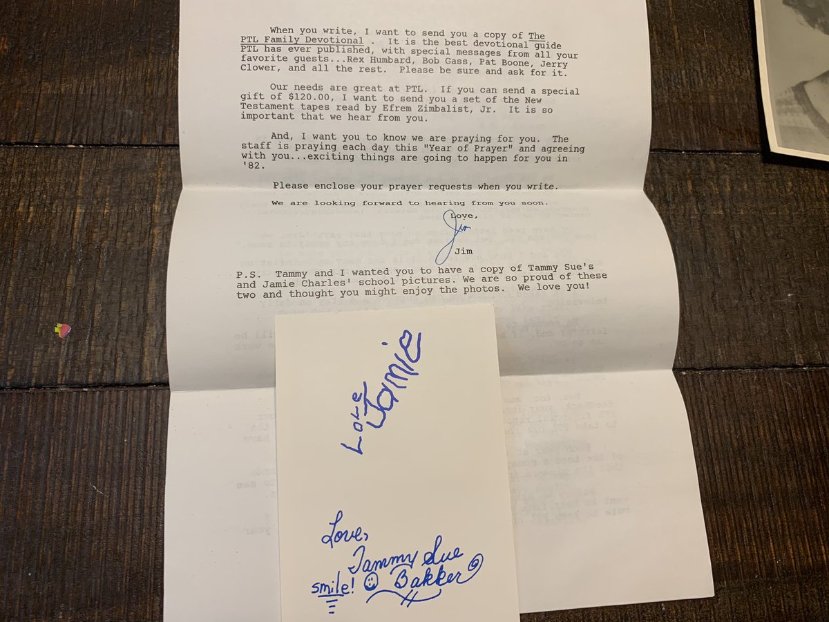 Next up, in an opened envelope is a letter from Jim and Tammy Faye Bakker. My grandpa was a hardcore Christian—a Pentecostal. Includes a “signed” pic of their children for some reason. Bakker now sells buckets of food to gullible people. Ask  @VicBergerIV  #GrandpaTimeCapsule