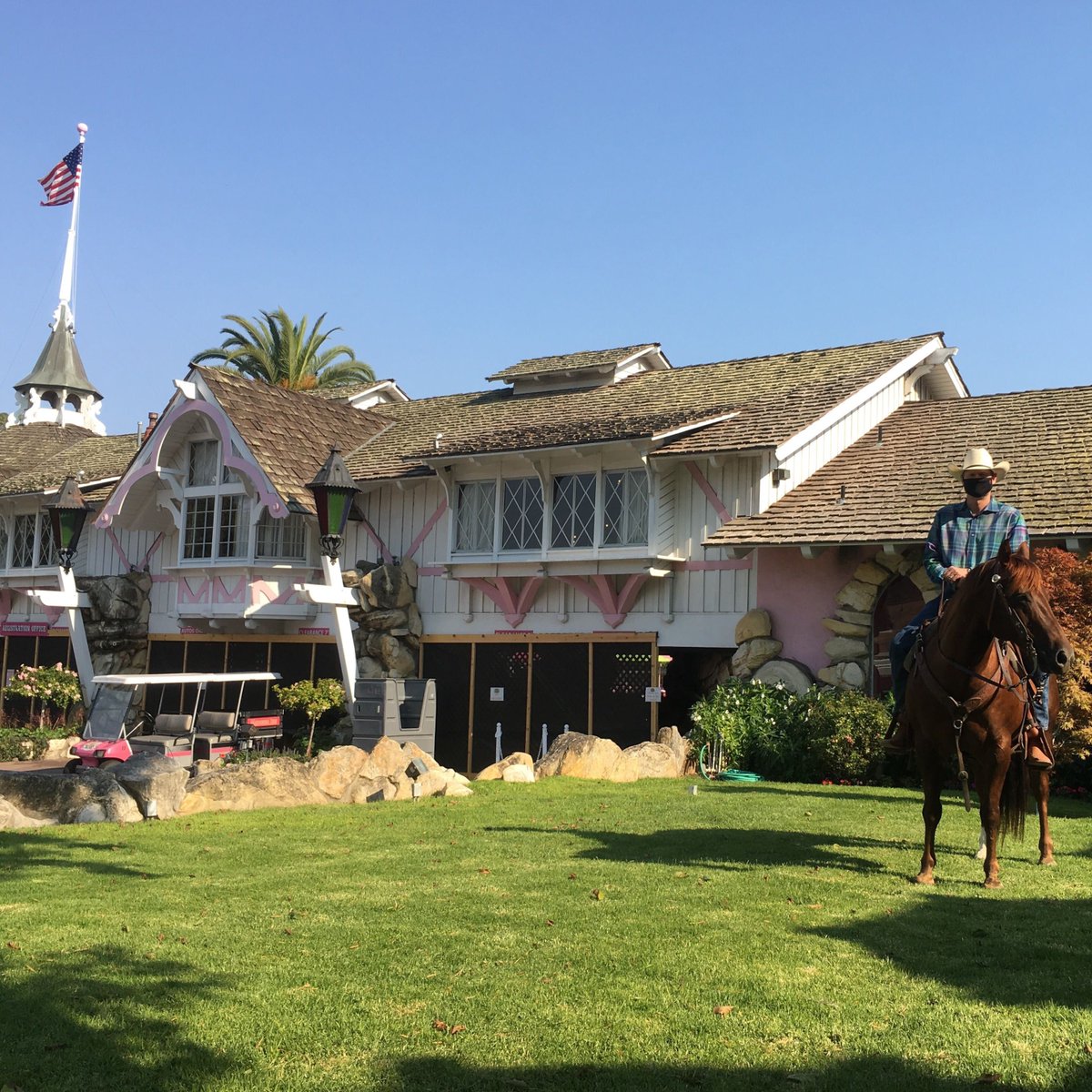 noblestudios's tweet photo. It takes a solid plan, a team of people and no horsing around to make sure we got the shot at the iconic @madonnainn for our new client @shareslo. Well, maybe one horsing around. Shout out Goose! #SLOReady #SLOciallyDistantShoot https://t.co/Y8tKQfwUQJ