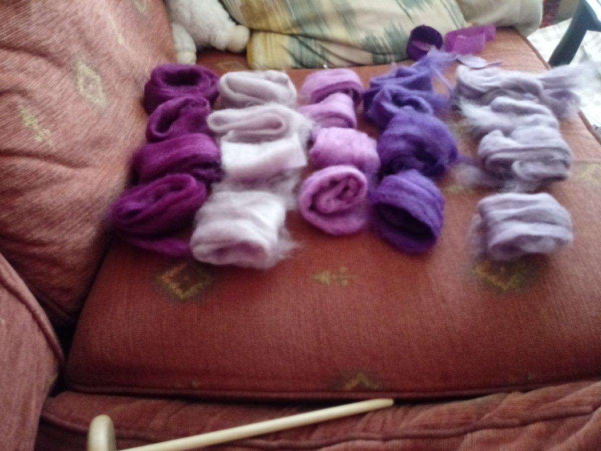 But what about the purple? What about these lovely stripes? If they& #39;re plied together, the singles won& #39;t match, and the colours will get mixed up, unless the colour changes happen at exactly the same place in every single and look, I span them, I guarantee they do NOT.