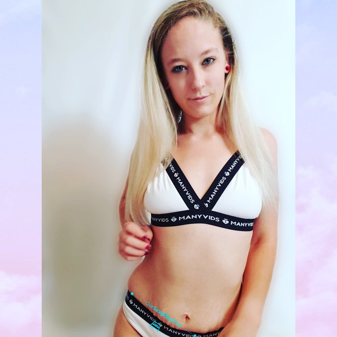 In love with this Manyvids Set! 😍 Be sure to come check out our MV! https://t.co/QctxTfcip9 https://t