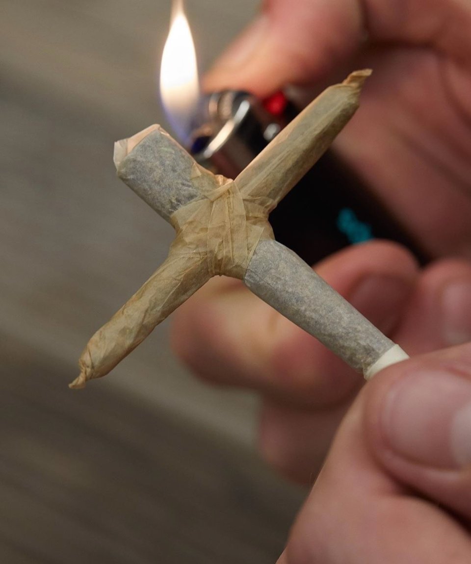 stickynuggzinc's tweet photo. Looking to take your joints to the next level, why not start with a cross joint? Check out this joint and more in our Awesome Joints blog.
https://t.co/9rodMYnatM
#StickyNuggz #cannabiscommunity #PuffPuffPass #cannabisculture #cannabiscuties #rollwithus https://t.co/NpUBHALRBR