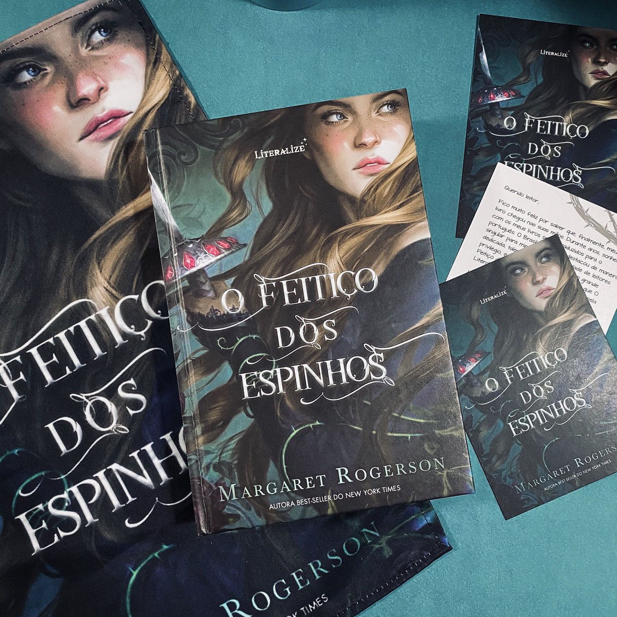 ravensnthorns's tweet photo. ✨✨✨✨SORTEIO✨✨✨✨
✨O FEITIÇO DOS ESPINHOS✨

É com muita felicidade que digo que irei sortear uma cópia desse livro incrível e tão esperado no dia 04/09

Para participar, você só precisa:
• Me seguir
• Dar RT nesse tweet
• Ter endereço nacional

✨Boa sorte para todos✨ https://t.co/YZLbN6cCBp