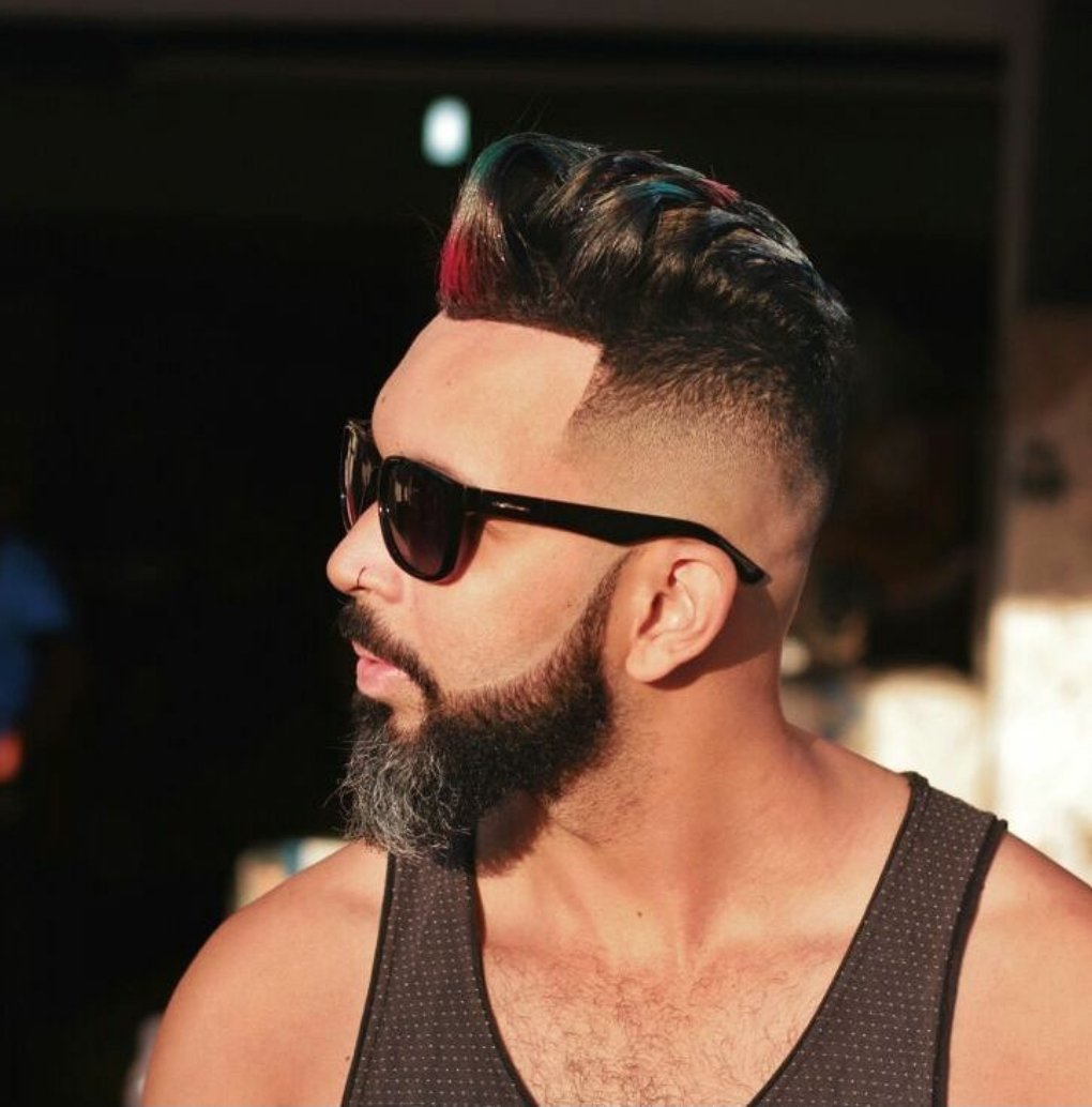 MarcelloDJ's tweet photo. viu esse tt poste 4 fotos do seu cabelo diferente https://t.co/rBU4Oj9LdN