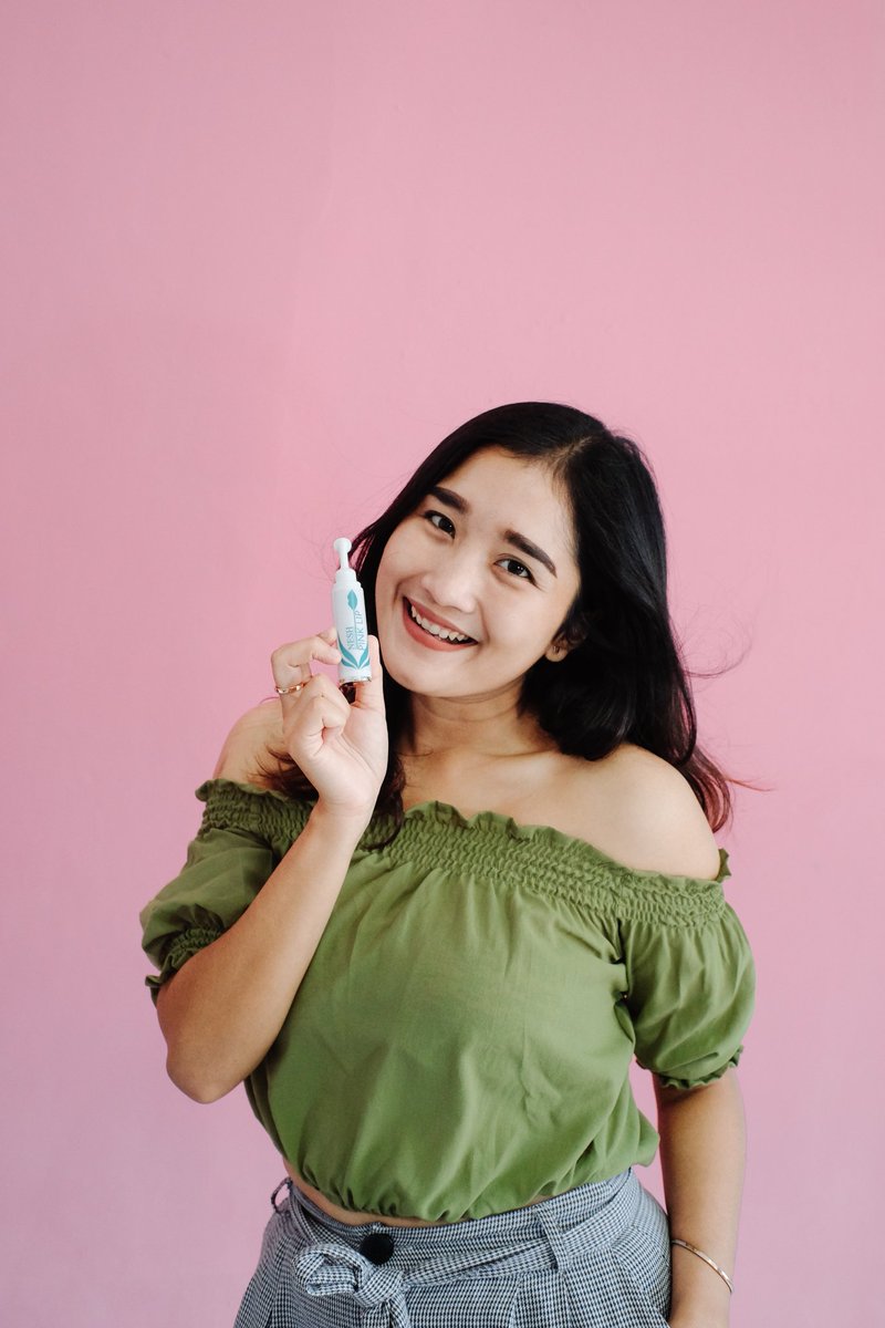 gebysashmita's tweet photo. Nah kalau ini vitamin bibir guys... 
Seharian dengan lipstik pasti byat bibirmu kering dan menghitam
Inilah solusinya 😍 @neshaesthetic https://t.co/osUb8WUB3v