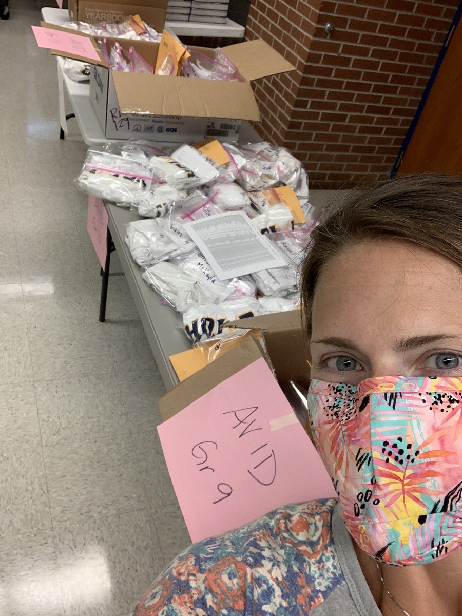 Sarah__Spence's tweet photo. Exhausted after packing 171 #AVID supply &amp; swag bags for @Hall_Pride Gator AVID scholars! #wecandothis #AVIDwillhelp https://t.co/Ia4tjVPkmX