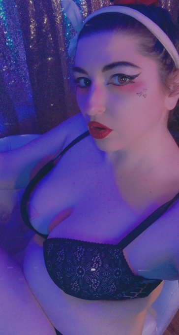 I want to eat you alive https://t.co/mc4ShpR1JX