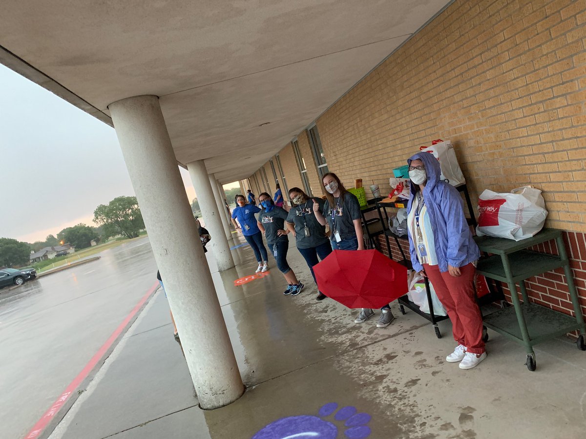 wsisdschools's tweet photo. We are sooo excited we can't contain it! Our elementary schools have school supply drop off this week, and our kids come back next Wednesday! 🙌🏼 If you haven't already, you'll receive your class assignment soon!#brewerbearstrong #bringit2020 https://t.co/LL9rWWRUAb