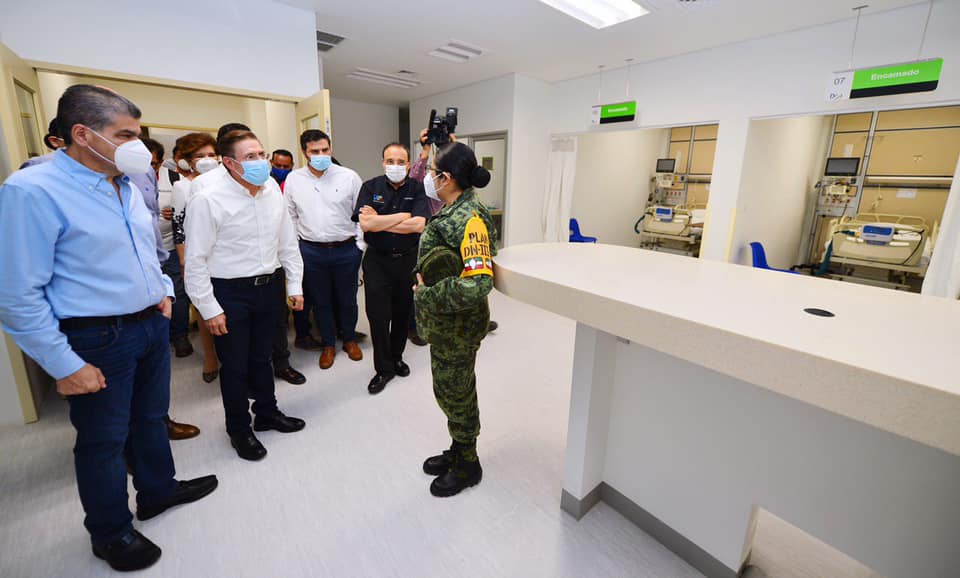 AispuroDurango's tweet photo. Pusimos en operación el 3er y 4to piso del @HG450 y pusimos en operación el nuevo Hospital General de #GómezPalacio para atender casos de #COVID19. Aquí quiero agradecer la participación de nuestro Ejército Mexicano por hacerse cargo de su dirección de manera temporal. https://t.co/5oxPJOoAWF