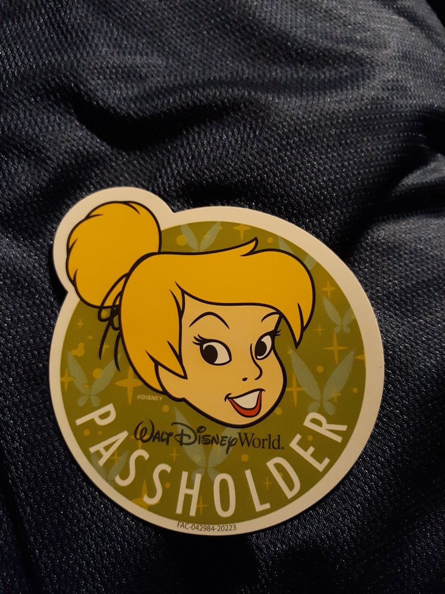ChrisLuvsDisney's tweet photo. Easiest magnet acquired ever!!!
They all should be shipped!! They would probably save money not having to pay the countless cast members required to hand them out! #WaltDisneyWorld #WDW #passholders #AP https://t.co/cR4dbTNOFa