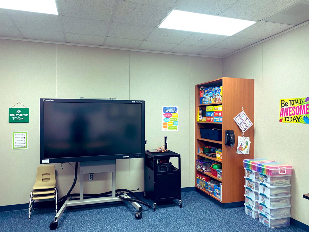 LemosSLP's tweet photo. Speech room tour! ❤️ #readyforourrockets #robisonstrong #cyfairslp @RobisonES @CyFairISD https://t.co/tMixxWAn6Z