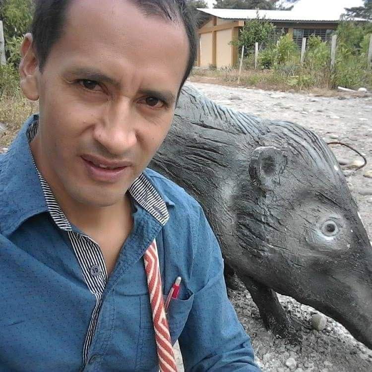 AlirioUribeMuoz's tweet image. Presidente @IvanDuque ASESINADO líder del Putumayo Franklin Velasquez, fue asesinado  este martes 1 de septiembre hacia las 12 del día  con cinco tiros en su casa Municipio de San Miguel. Militante del @PoloDemocratico