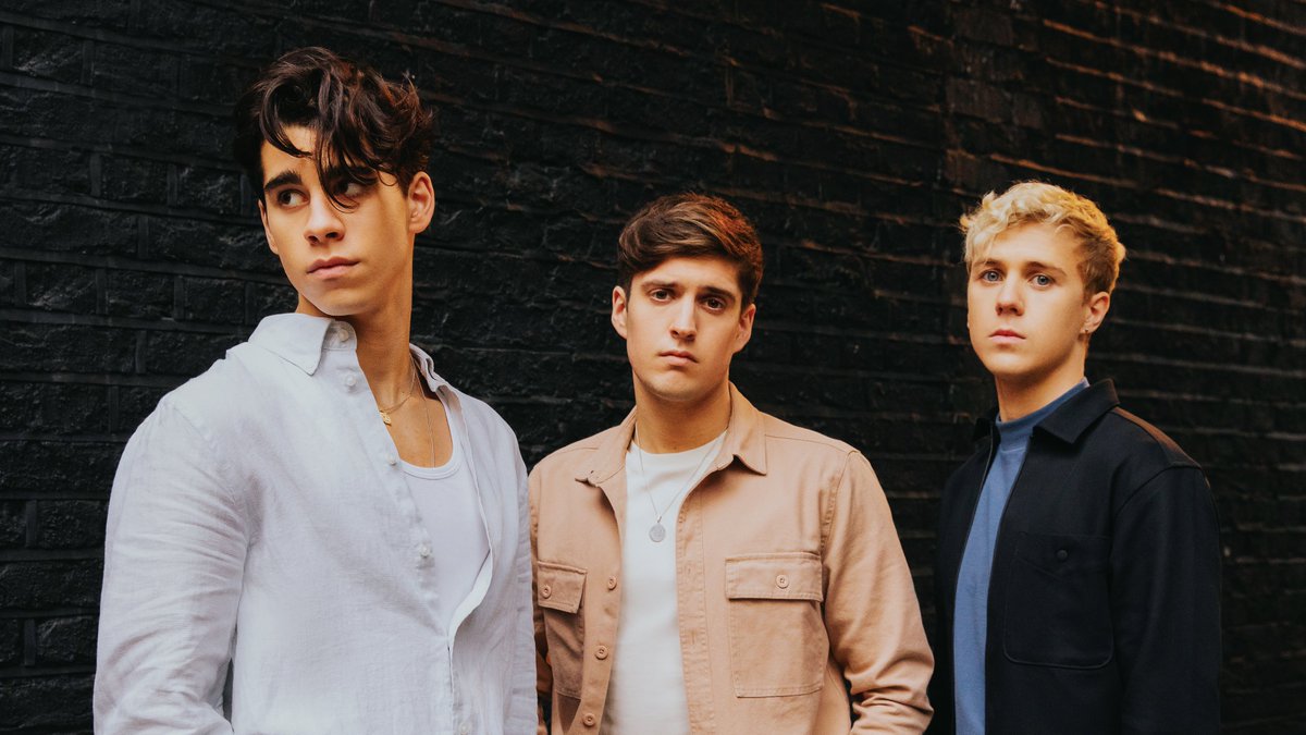 Hits93Toronto's tweet photo. Tuesday:

5 a.m. ET: Chase Atlantic
6 a.m. ET: Ashe
7 a.m. ET: New Rules
8 a.m. ET: Sam Fender

#ChaseHour #AsheHour #NewRulesHour #FenderHour https://t.co/rlPG6n8jFs