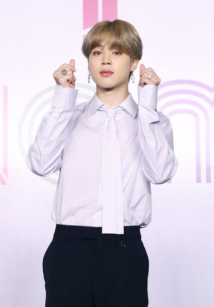 "It was after 4am when I heard the news and I cried until 7am. We were thrilled and excited, and staring at the chart thru our phones." Jimin recalled http://naver.me/5dfdS0lx  http://naver.me/5o247N5r  http://naver.me/FKaIjeas  http://naver.me/xlOmjPgc 