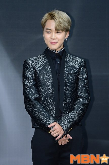 "It was after 4am when I heard the news and I cried until 7am. We were thrilled and excited, and staring at the chart thru our phones." Jimin recalled http://naver.me/5dfdS0lx  http://naver.me/5o247N5r  http://naver.me/FKaIjeas  http://naver.me/xlOmjPgc 
