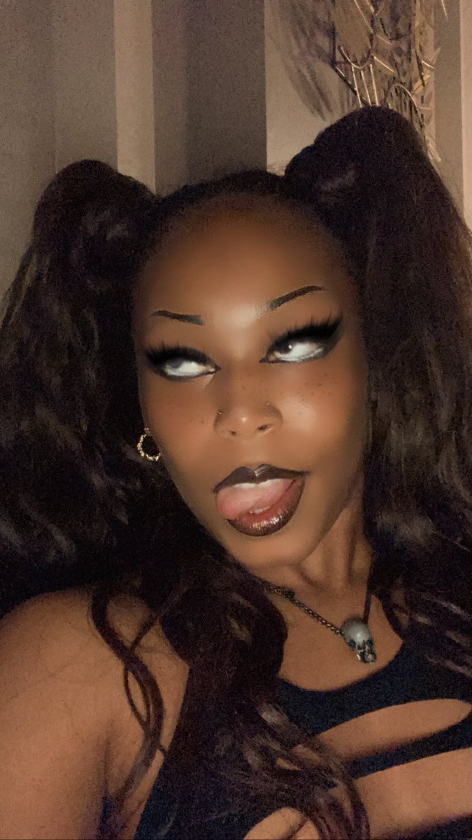 dankshyy's tweet photo. Here’s some cute selfies https://t.co/a0DORhJLkf