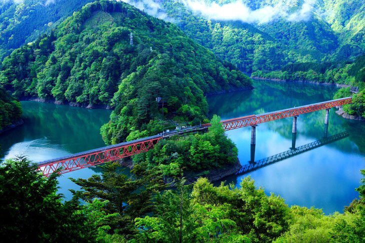 IPlus365's tweet photo. Today we would like to introduce you to a mysterious station.  This is Okuoiikoue Station in Shizuoka Prefecture.  There is also a bell on your home that will bring you happiness.  Please come and visit the mysterious station.
#mysterious 
#shizuoka 
#okuoiikoue 
#happiness https://t.co/qDMiTa3CxQ