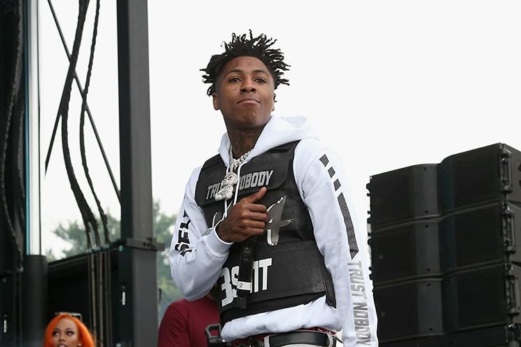immoofficial's tweet photo. Youngboy Never Broke Again feat Snoop Dogg in New Single "Callin"

Gary Miller, Getty Images

Watch: https://t.co/CAmIo270hK https://t.co/FHhunCusWv
