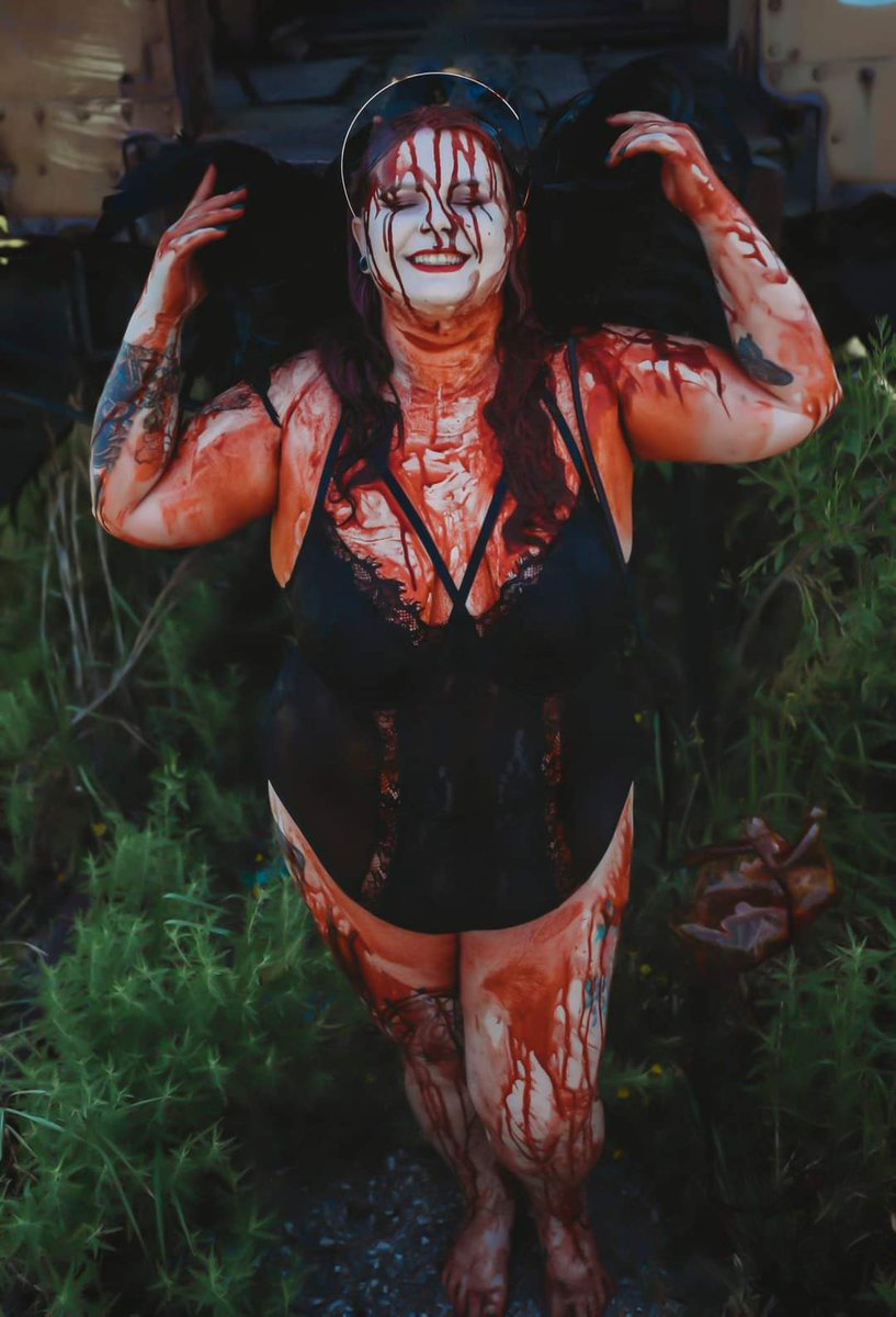 ReneeRocker's tweet image. By far one of my favorite shoots so far.
Inspiration for this concept came from my favorite band @AVATARmetal @Johannes_Avatar and their song #BloodyAngel
📸 instagram.com/badlinephotos
#metal #avatar #blood #houstonmodel #plussizegoth